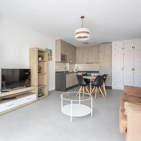 A410 Frontlilne Apartment *