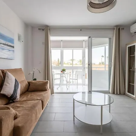 A410 Frontlilne Apartment